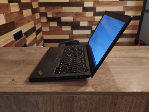 Нетбук Lenovo ThinkPad X250 / 12.5" (1366x768) IPS / Intel Core i5-5300U (2 (4) ядра по 2.3 - 2.9 GHz) / 8 GB DDR3 / 128 GB SSD / USB 3.0 / DP-Mini / Два АКБ Нетбук Lenovo ThinkPad X250 / 12.5" (1366x768) IPS / Intel Core i5-5300U (2 (4) ядра по 2.3 - 2.9 GHz) / 8 GB DDR3 / 128 GB SSD / USB 3.0 / DP-Mini / Два АКБ