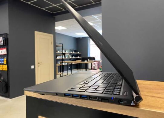 Ігровий ноутбук Acer Aspire V Nitro VN7-571G / 15.6" (1920x1080) IPS / Intel Core i5-4210U (2 (4) ядра по 1.7 - 2.7 GHz) / 8 GB DDR3 / 256 GB SSD / nVidia GeForce 840M, 2 GB DDR3, 64-bit / WebCam / DVD-RW / Win 10 Pro Ігровий ноутбук Acer Aspire V Nitro VN7-571G / 15.6" (1920x1080) IPS / Intel Core i5-4210U (2 (4) ядра по 1.7 - 2.7 GHz) / 8 GB DDR3 / 256 GB SSD / nVidia GeForce 840M, 2 GB DDR3, 64-bit / WebCam / DVD-RW / Win 10 Pro