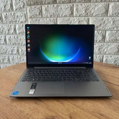 Ультрабук Б-класс Lenovo IdeaPad 3 15IAU7 / 15.6" (1920x1080) IPS Touch / Intel Core i5-1235U (10 (12) ядер по 3.3 - 4.4 GHz) / 8 GB DDR4 / 256 GB SSD / Intel Iris Xe Graphics / WebCam