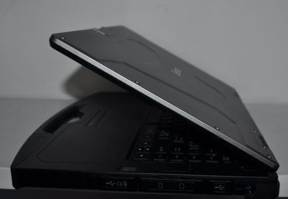 Полузащищенный ноутбук Getac S410 G3 / 14" (1366x768) TN / Intel Core i5-8265U (4 (8) ядра по 1.6 - 3.9 GHz) / 8 GB DDR4 / 240 GB SSD / Intel UHD Graphics 620 / Windows 11 Pro Полузащищенный ноутбук Getac S410 G3 / 14" (1366x768) TN / Intel Core i5-8265U (4 (8) ядра по 1.6 - 3.9 GHz) / 8 GB DDR4 / 240 GB SSD / Intel UHD Graphics 620 / Windows 11 Pro