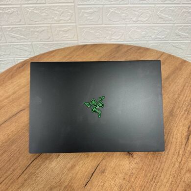 Ігровий ноутбук Razer Blade 14 RZ09-0427 / 14" (2560x1440) IPS / AMD Ryzen 9 6900HX (8 (16) ядер по 3.3 - 4.9 GHz) / 16 GB DDR4 / 1000 GB SSD NVMe / nVidia GeForce RTX 3070 Ti, 8 GB GDDR6, 256-bit / WebCam