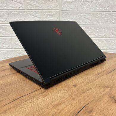 Игровой ноутбук Б-класс MSI GF65 Thin 9SD / 15.6" (1920x1080) IPS / Intel Core i5-9300H (4 (8) ядра по 2.4 - 4.1 GHz) / 8 GB DDR4 / 512 GB SSD / nVidia GeForce GTX 1660 Ti, 6 GB GDDR6, 192-bit / WebCam
