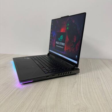Ігровий ноутбук Asus ROG Strix Scar 16 G634JZ / 16" (2560x1600) IPS / Intel Core i9-13980HX (24 (32) ядер по 2.2 - 5.5 GHz) / 32 GB DDR5 / 1000 GB SSD NVMe / nVidia GeForce RTX 4080, 12 GB GDDR6, 192-bit / WebCam