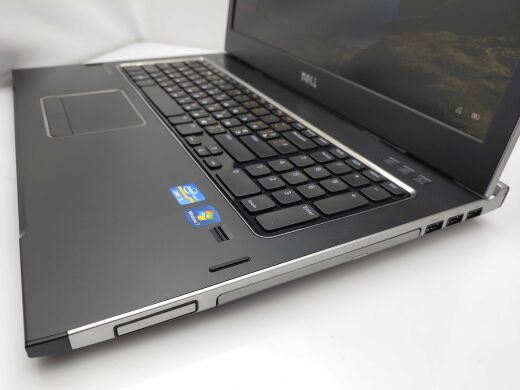 Ноутбук Dell Vostro 3750 Grey / 17.3" (1600x900) TN / Intel Core i3-2310M (2 (4) ядра по 2.1 GHz) / 8 GB DDR3 / 240 GB SSD / Intel HD Graphics 3000 / WebCam / DVD-ROM Ноутбук Dell Vostro 3750 Grey / 17.3" (1600x900) TN / Intel Core i3-2310M (2 (4) ядра по 2.1 GHz) / 8 GB DDR3 / 240 GB SSD / Intel HD Graphics 3000 / WebCam / DVD-ROM