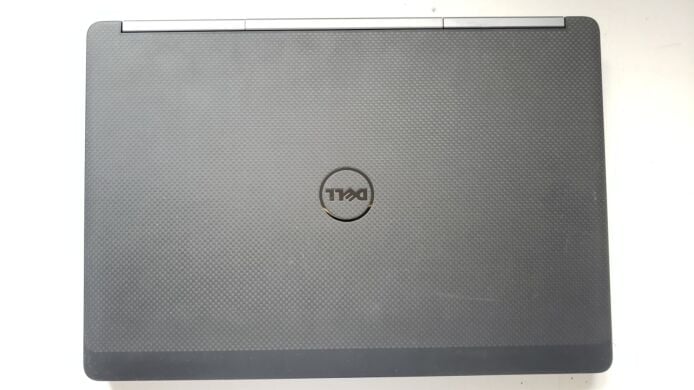 Мобильная рабочая станция Б-класс Dell Precision 7520 / 15.6" (3840x2160) IPS / Intel Xeon E3-1505M v6 (4 (8) ядра по 3.0 - 4.0 GHz) / 32 GB DDR4 / 128 GB SSD + 500 GB SSD / nVidia Quadro M2200, 4 GB GDDR5, 128-bit / WebCam