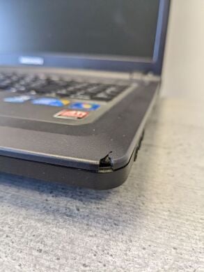 Ноутбук Б-класс Medion Akoya P8614 / 18.4" (1680 x 945) TN / Intel Core i3-370M (2 (4) ядра по 2.4 GHz) / 6 GB DDR3 / 640 GB HDD / ATI Radeon HD 4650, 1GB / WebCam / DVD-ROM