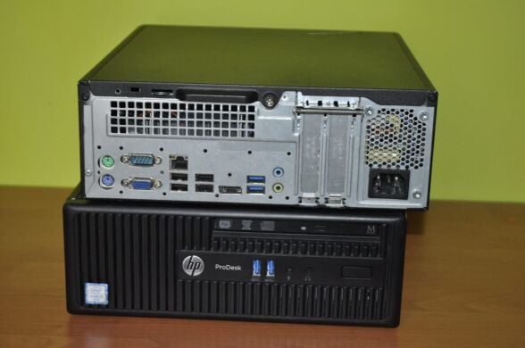 Компьютер HP ProDesk 400 G3 SFF / Intel Core i5-6500 (4 ядра по 3.2 - 3.6 GHz) / 16 GB DDR4 / 1000 GB SSD / Intel HD Graphics 530 / DVD-ROM / Windows 11 Pro + Клавиатура и мышка