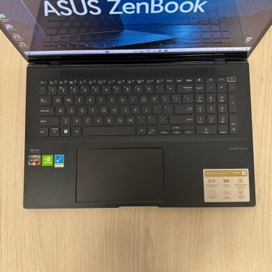 Игровой ноутбук Asus ZenBook Pro 17 UM6702R / 17.3" (2560x1440) IPS Touch / AMD Ryzen 7 6800H (8 (16) ядер по 3.2 - 4.7 GHz) / 16 GB DDR5 / 512 GB SSD NVMe / nVidia GeForce RTX 3050, 4 GB GDDR6, 128-bit / WebCam Игровой ноутбук Asus ZenBook Pro 17 UM6702R / 17.3" (2560x1440) IPS Touch / AMD Ryzen 7 6800H (8 (16) ядер по 3.2 - 4.7 GHz) / 16 GB DDR5 / 512 GB SSD NVMe / nVidia GeForce RTX 3050, 4 GB GDDR6, 128-bit / WebCam