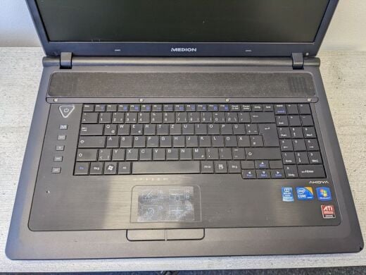 Ноутбук Б-класс Medion Akoya P8614 / 18.4" (1680 x 945) TN / Intel Core i3-370M (2 (4) ядра по 2.4 GHz) / 6 GB DDR3 / 640 GB HDD / ATI Radeon HD 4650, 1GB / WebCam / DVD-ROM