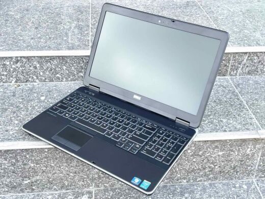 Игровой ноутбук Dell Latitude E6540 / 15.6" (1920x1080) IPS / Intel Core i7-4800MQ (4 (8) ядра по 2.7 - 3.7 GHz) / 8 GB DDR3 / 240 GB SSD NEW / AMD Radeon HD 8790M, 2 GB GDDR5, 128-bit / АКБ NEW