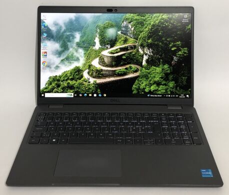 Ультрабук Б-клас Dell Latitude 3540 / 15.6" (1920x1080) IPS / Intel Core i3-1315U (6 (8) ядер по 1.2 - 4.5 GHz) / 16 GB DDR4 / 256 GB SSD NVMe / Intel UHD Graphics / WebCam / Win 10 Pro