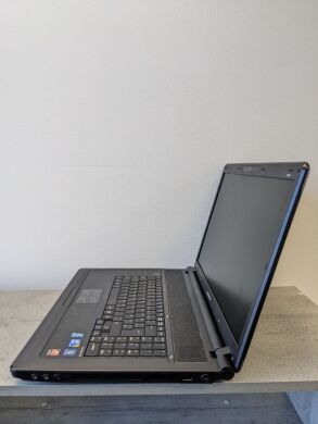 Ноутбук Б-класс Medion Akoya P8614 / 18.4" (1680 x 945) TN / Intel Core i3-370M (2 (4) ядра по 2.4 GHz) / 6 GB DDR3 / 640 GB HDD / ATI Radeon HD 4650, 1GB / WebCam / DVD-ROM