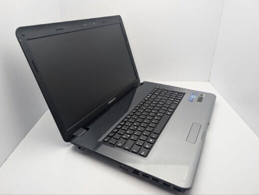 Ноутбук Medion Akoya P7624 / 17.3" (1600x900) TN / Intel Core i5-2450M (2 (4) ядра по 2.5 - 3.1 GHz) / 6 GB DDR3 / 1000 GB HDD / nVidia GeForce GT 630M, 1 GB GDDR3, 128-bit / WebCam / АКБ не держит Ноутбук Medion Akoya P7624 / 17.3" (1600x900) TN / Intel Core i5-2450M (2 (4) ядра по 2.5 - 3.1 GHz) / 6 GB DDR3 / 1000 GB HDD / nVidia GeForce GT 630M, 1 GB GDDR3, 128-bit / WebCam / АКБ не держит