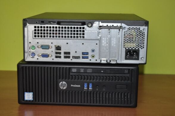 Компьютер HP ProDesk 400 G3 SFF / Intel Core i5-6500 (4 ядра по 3.2 - 3.6 GHz) / 16 GB DDR4 / 1000 GB SSD / Intel HD Graphics 530 / DVD-ROM / Windows 11 Pro + Клавиатура и мышка