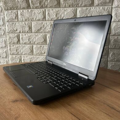 Ноутбук Б-класс Dell Latitude E5540 / 15.6" (1920x1080) TN / Intel Core i7-4600U (2 (4) ядра по 2.1 - 3.3 GHz) / 8 GB DDR3 / 256 GB SSD + 320 HDD / nVidia GeForce GT 720M, 2 GB DDR3, 64-bit / WebCam