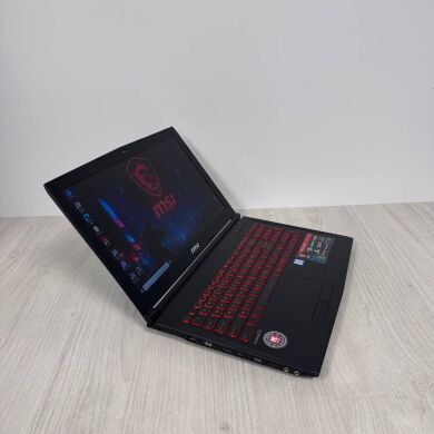 Ігровий ноутбук Б-клас MSI GL62M 7REX / 15.6" (1920x1080) TN / Intel Core i7-7700HQ (4 (8) ядра по 2.8 - 3.8 GHz) / 16 GB DDR4 / 128 GB SSD NVMe + 1000 GB HDD / nVidia GeForce GTX 1050 Ti, 4 GB GDDR5, 128-bit / WebCam Ігровий ноутбук Б-клас MSI GL62M 7REX / 15.6" (1920x1080) TN / Intel Core i7-7700HQ (4 (8) ядра по 2.8 - 3.8 GHz) / 16 GB DDR4 / 128 GB SSD NVMe + 1000 GB HDD / nVidia GeForce GTX 1050 Ti, 4 GB GDDR5, 128-bit / WebCam
