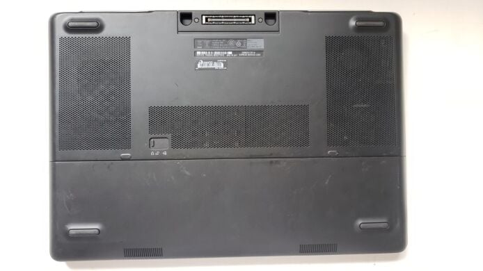 Мобильная рабочая станция Б-класс Dell Precision 7520 / 15.6" (3840x2160) IPS / Intel Xeon E3-1505M v6 (4 (8) ядра по 3.0 - 4.0 GHz) / 32 GB DDR4 / 128 GB SSD + 500 GB SSD / nVidia Quadro M2200, 4 GB GDDR5, 128-bit / WebCam