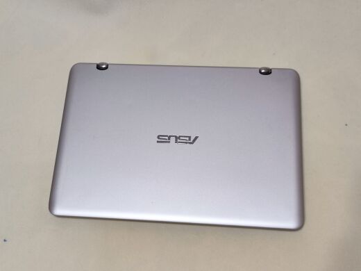Ноутбук-трансформер Asus Q304UAK 2-in-1 / 13.3" (1920x1080) IPS Touch / Intel Core i5-7200U (2 (4) ядер по 2.5 - 3.1 GHz) / 8 GB DDR4 / 256 GB SSD / Intel HD Graphics 620 / WebCam
