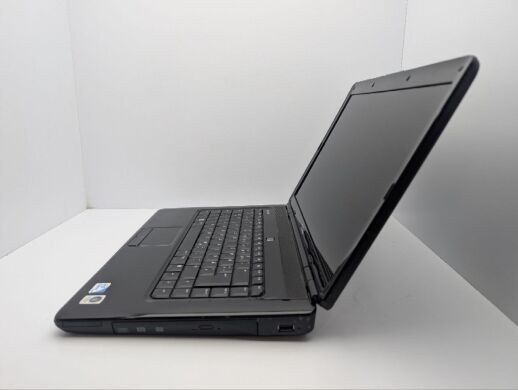 Ноутбук Dell Inspiron 1545 / 15.6" (1366x768) TN / Intel Pentium T4300 (2 ядра по 2.1 GHz) / 4 GB DDR2 / 250 GB HDD / Intel GMA 4500M Graphics / WebCam / DVD-ROM