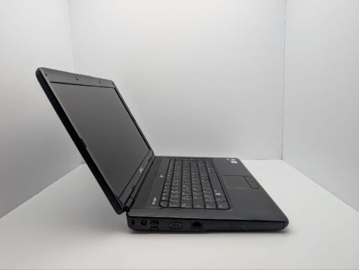 Ноутбук Dell Inspiron 1545 / 15.6" (1366x768) TN / Intel Pentium T4300 (2 ядра по 2.1 GHz) / 4 GB DDR2 / 250 GB HDD / Intel GMA 4500M Graphics / WebCam / DVD-ROM
