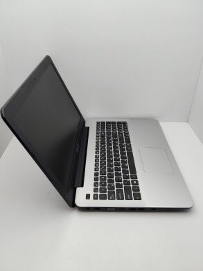 Ноутбук Asus L555 / 15.6" (1366x768) TN / Intel Core i3-4005U (2 (4) ядра по 1.7 GHz) / 8 GB DDR3 / 1000 GB HDD / nVidia GeForce 920M, 2 GB GDDR3, 64-bit / WebCam / Wi-Fi