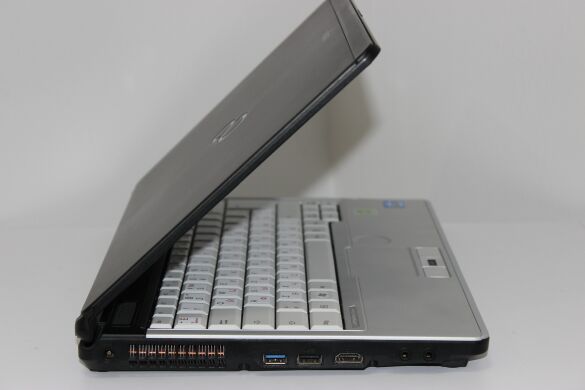 Fujitsu Lifebook S761 / 13", 1366x768 / Intel Core i5-2540M (2 (4) по 2.6 - 3.3 GHz) / 4GB DDR3 / 120GB SSD / Web-Cam, USB 3.0, HDMI
