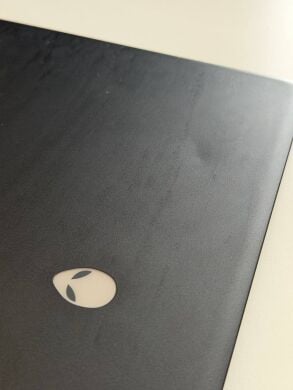 Игровой ноутбук Б-класс Dell Alienware m15 R5 / 15.6" (1920x1080) IPS / AMD Ryzen 9 5900HX (8 (16) ядер по 3.3 - 4.6 GHz) / 16 GB DDR4 / 1000 GB SSD NVMe / nVidia GeForce RTX 3070, 8 GB GDDR6, 256-bit / WebCam / Windows 