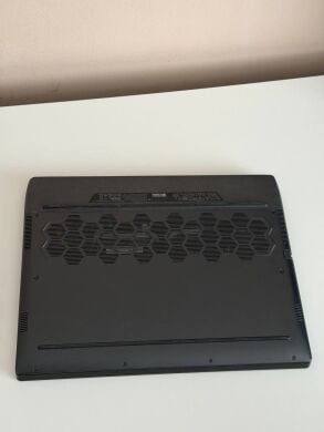 Игровой ноутбук Б-класс Dell Alienware m15 R5 / 15.6" (1920x1080) IPS / AMD Ryzen 9 5900HX (8 (16) ядер по 3.3 - 4.6 GHz) / 16 GB DDR4 / 1000 GB SSD NVMe / nVidia GeForce RTX 3070, 8 GB GDDR6, 256-bit / WebCam / Windows 