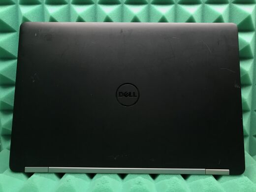 Игровой ноутбук Dell Latitude E5570 / 15.6" (1920x1080) IPS / Intel Core i7-6820HQ (4 (8) ядра по 2.7 - 3.6 GHz) / 16 GB DDR4 / 120 GB SSD M.2 + 500 GB HDD / AMD Radeon R7 M370, 2 GB GDDR5, 128-bit / WebCam / Fingerprint / Windows 10 лицензия