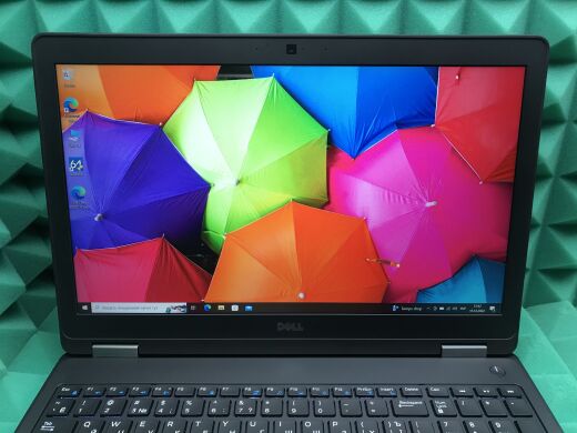 Игровой ноутбук Dell Latitude E5570 / 15.6" (1920x1080) IPS / Intel Core i7-6820HQ (4 (8) ядра по 2.7 - 3.6 GHz) / 16 GB DDR4 / 120 GB SSD M.2 + 500 GB HDD / AMD Radeon R7 M370, 2 GB GDDR5, 128-bit / WebCam / Fingerprint / Windows 10 лицензия