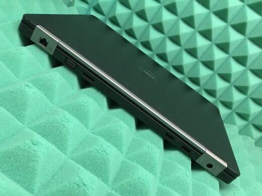 Игровой ноутбук Dell Latitude E5570 / 15.6" (1920x1080) IPS / Intel Core i7-6820HQ (4 (8) ядра по 2.7 - 3.6 GHz) / 16 GB DDR4 / 120 GB SSD M.2 + 500 GB HDD / AMD Radeon R7 M370, 2 GB GDDR5, 128-bit / WebCam / Fingerprint / Windows 10 лицензия