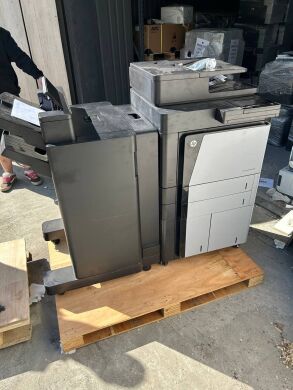 БФП HP LaserJet Enterprise Flow M830z (CF367A) / Лазерний монохромний друк / 1200x1200 dpi / A3 / 56 стор/хв / Ethernet, USB 2.0 / ePrint