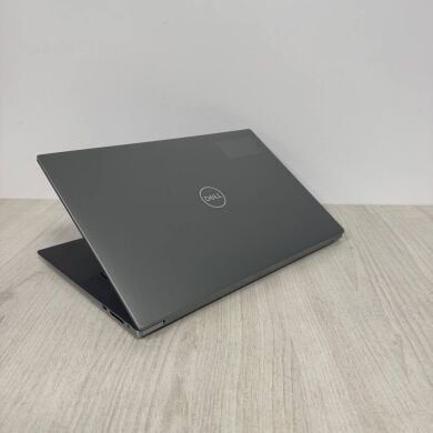 Мобильная рабочая станция Б-класс Dell Precision 7760 / 15.6" (3840x2160) IPS Touch / Intel Core i7-11850H (8 (16) ядер по 2.5 - 4.8 GHz) / 16 GB DDR4 / 512 GB SSD / nVidia Quadro T1200, 4 GB GDDR6, 128-bit / WebCam