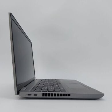 Мобільна робоча станція Dell Precision 3561 / 15.6" (1920x1080) IPS / Intel Core i7-11850H (8 (16) ядра по 2.5 - 4.8 GHz) / 32 GB DDR4 / 512 GB SSD / nVidia Quadro T600, 4 GB GDDR6, 128-bit / WebCam