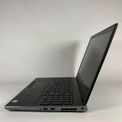 Мобильная рабочая станция Б-класс Dell Precision 7530 / 15.6" (1920x1080) IPS / Intel Xeon E-2176M (6 (12) ядер по 2.7 - 4.4 GHz) / 16 GB DDR4 / 512 GB SSD / nVidia Quadro P2000, 4 GB GDDR5, 128-bit / WebCam Мобильная рабочая станция Б-класс Dell Precision 7530 / 15.6" (1920x1080) IPS / Intel Xeon E-2176M (6 (12) ядер по 2.7 - 4.4 GHz) / 16 GB DDR4 / 512 GB SSD / nVidia Quadro P2000, 4 GB GDDR5, 128-bit / WebCam