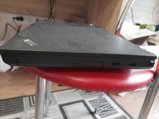 Мобільна робоча станція Lenovo ThinkPad W540 / 15.6" (1920x1080) TN / Intel Core i7-4700MQ (4 (8) ядра по 2.4 - 3.4 GHz) / 8 GB DDR3 / 240 GB SSD / nVidia Quadro K1100M, 2 GB GDDR5, 128-bit / WebCam
