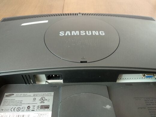 Монитор Samsung SyncMaster 2243LNX / 22" (1680x1050) TN / 1x VGA Монитор Samsung SyncMaster 2243LNX / 22" (1680x1050) TN / 1x VGA