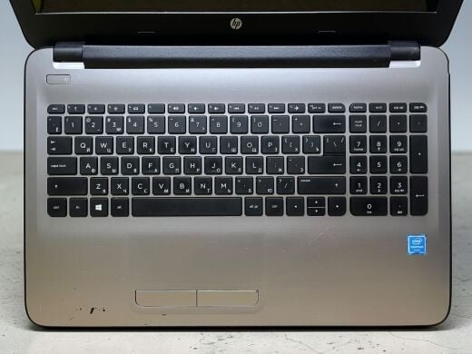 Ноутбук Б-клас HP 15-ay087ur / 15.6" (1366x768) TN / Intel Pentium N3710 (4 ядра по 1.6 - 2.56 GHz) / 8 GB DDR3 / 120 GB SSD / Intel HD Graphics / WebCam