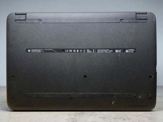 Ноутбук Б-клас HP 15-ay087ur / 15.6" (1366x768) TN / Intel Pentium N3710 (4 ядра по 1.6 - 2.56 GHz) / 8 GB DDR3 / 120 GB SSD / Intel HD Graphics / WebCam