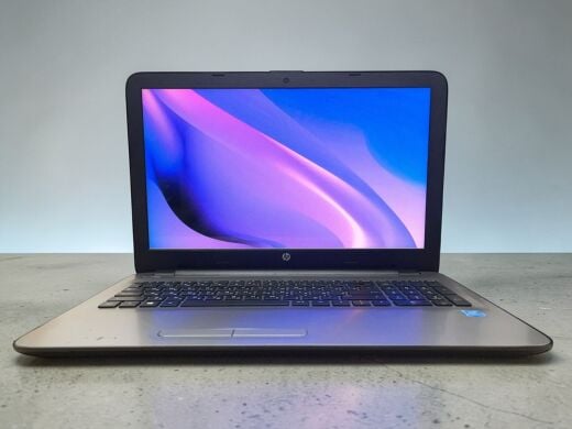 Ноутбук Б-клас HP 15-ay087ur / 15.6" (1366x768) TN / Intel Pentium N3710 (4 ядра по 1.6 - 2.56 GHz) / 8 GB DDR3 / 120 GB SSD / Intel HD Graphics / WebCam