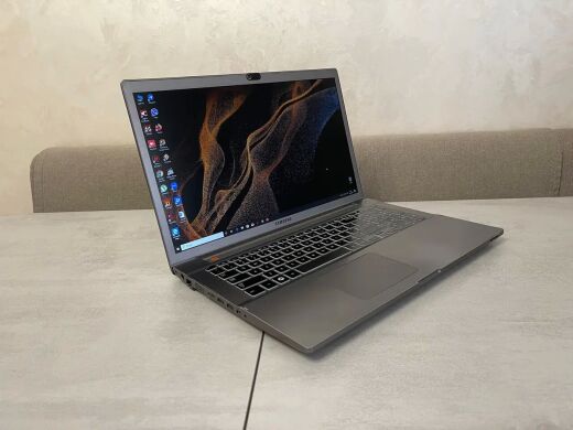 Ноутбук Б-класс Samsung 700z7c / 17.3" (1920x1080) IPS / Intel Core i7-3615QM (4 (8) ядра по 2.3 - 3.3 GHz) / 12 GB DDR3 / 250 GB SSD / nVidia GeForce GT 650M, 2 GB GDDR5, 128-bit / WebCam / BD-ROM / HDMI / DisplayPort Ноутбук Б-класс Samsung 700z7c / 17.3" (1920x1080) IPS / Intel Core i7-3615QM (4 (8) ядра по 2.3 - 3.3 GHz) / 12 GB DDR3 / 250 GB SSD / nVidia GeForce GT 650M, 2 GB GDDR5, 128-bit / WebCam / BD-ROM / HDMI / DisplayPort