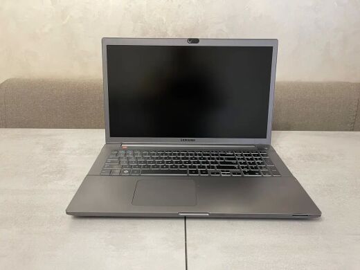 Ноутбук Б-класс Samsung 700z7c / 17.3" (1920x1080) IPS / Intel Core i7-3615QM (4 (8) ядра по 2.3 - 3.3 GHz) / 12 GB DDR3 / 250 GB SSD / nVidia GeForce GT 650M, 2 GB GDDR5, 128-bit / WebCam / BD-ROM / HDMI / DisplayPort Ноутбук Б-класс Samsung 700z7c / 17.3" (1920x1080) IPS / Intel Core i7-3615QM (4 (8) ядра по 2.3 - 3.3 GHz) / 12 GB DDR3 / 250 GB SSD / nVidia GeForce GT 650M, 2 GB GDDR5, 128-bit / WebCam / BD-ROM / HDMI / DisplayPort