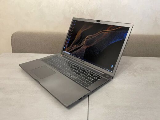 Ноутбук Б-класс Samsung 700z7c / 17.3" (1920x1080) IPS / Intel Core i7-3615QM (4 (8) ядра по 2.3 - 3.3 GHz) / 12 GB DDR3 / 250 GB SSD / nVidia GeForce GT 650M, 2 GB GDDR5, 128-bit / WebCam / BD-ROM / HDMI / DisplayPort Ноутбук Б-класс Samsung 700z7c / 17.3" (1920x1080) IPS / Intel Core i7-3615QM (4 (8) ядра по 2.3 - 3.3 GHz) / 12 GB DDR3 / 250 GB SSD / nVidia GeForce GT 650M, 2 GB GDDR5, 128-bit / WebCam / BD-ROM / HDMI / DisplayPort