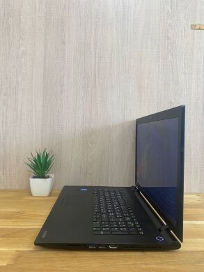 Ноутбук Б-клас Toshiba Satellite C70 / 17.3" (1600x900) TN / Intel Core i3-4005U (2 (4) ядра по 1.7 GHz) / 8 GB DDR3 / 128 GB SSD / Intel HD Graphics 4400 / WebCam / HDMI Ноутбук Б-клас Toshiba Satellite C70 / 17.3" (1600x900) TN / Intel Core i3-4005U (2 (4) ядра по 1.7 GHz) / 8 GB DDR3 / 128 GB SSD / Intel HD Graphics 4400 / WebCam / HDMI