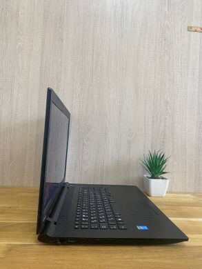 Ноутбук Б-клас Toshiba Satellite C70 / 17.3" (1600x900) TN / Intel Core i3-4005U (2 (4) ядра по 1.7 GHz) / 8 GB DDR3 / 128 GB SSD / Intel HD Graphics 4400 / WebCam / HDMI Ноутбук Б-клас Toshiba Satellite C70 / 17.3" (1600x900) TN / Intel Core i3-4005U (2 (4) ядра по 1.7 GHz) / 8 GB DDR3 / 128 GB SSD / Intel HD Graphics 4400 / WebCam / HDMI