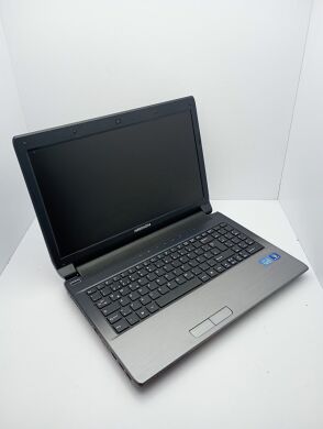 Ноутбук Medion Akoya 156 / 15.6" (1366x768) TN / Intel Core i3-2350M (2 (4) ядра по 2.3 GHz) / 6 GB DDR3 / 500 GB HDD / Intel HD Graphics 3000 / WebCam