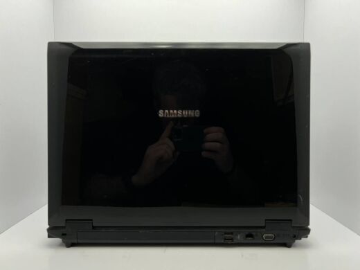 Ноутбук Samsung R710 / 17" (1440x900) TN / Intel Core 2 Duo T5800 (2 ядра по 2.0 GHz) / 4 GB DDR3 / 640 GB HDD / nVidia GeForce 9600M GT, 512 MB GDDR2, 128-bit / WebCam / АКБ відсутня