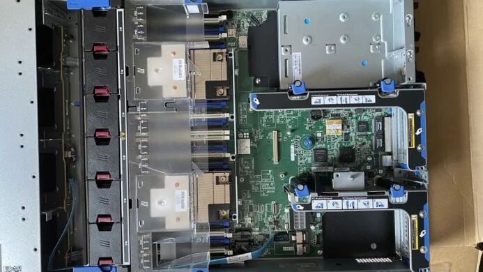 Сервер HP ProLiant DL380 G9 2U / 2x Intel Xeon E5-2630L v3 (8 (16) ядер по 1.8 - 2.9 GHz) / 16 GB DDR4 / noHDD / 2x 500W