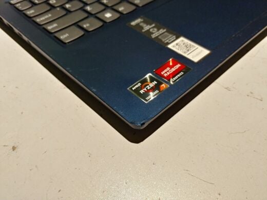 Ультрабук Б-класс Lenovo IdeaPad Slim 3 15ABR8 / 15.6" (1920x1080) IPS Touch / AMD Ryzen 7 7730U (8 (16) ядра по 2.0 - 4.5 GHz) / 16 GB DDR4 / 256 GB SSD / AMD Radeon RX Vega 8 Graphics / WebCam / Windows 11