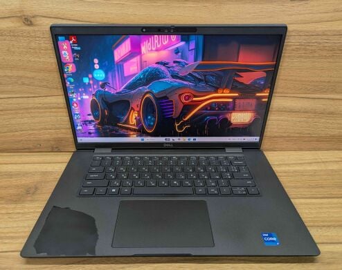 Ультрабук Dell Latitude 7530 / 15.6" (1920x1080) IPS / Intel Core i7-1255U (10 (12) ядер по 3.5 - 4.7 GHz) / 16 GB DDR4 / 256 GB SSD / Intel Iris Xe Graphics / TouchID / WebCam / Windows 11